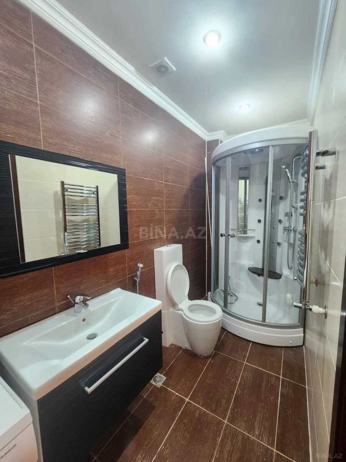 Kirayə verilir 6 otaqlı həyət evi 450 m²