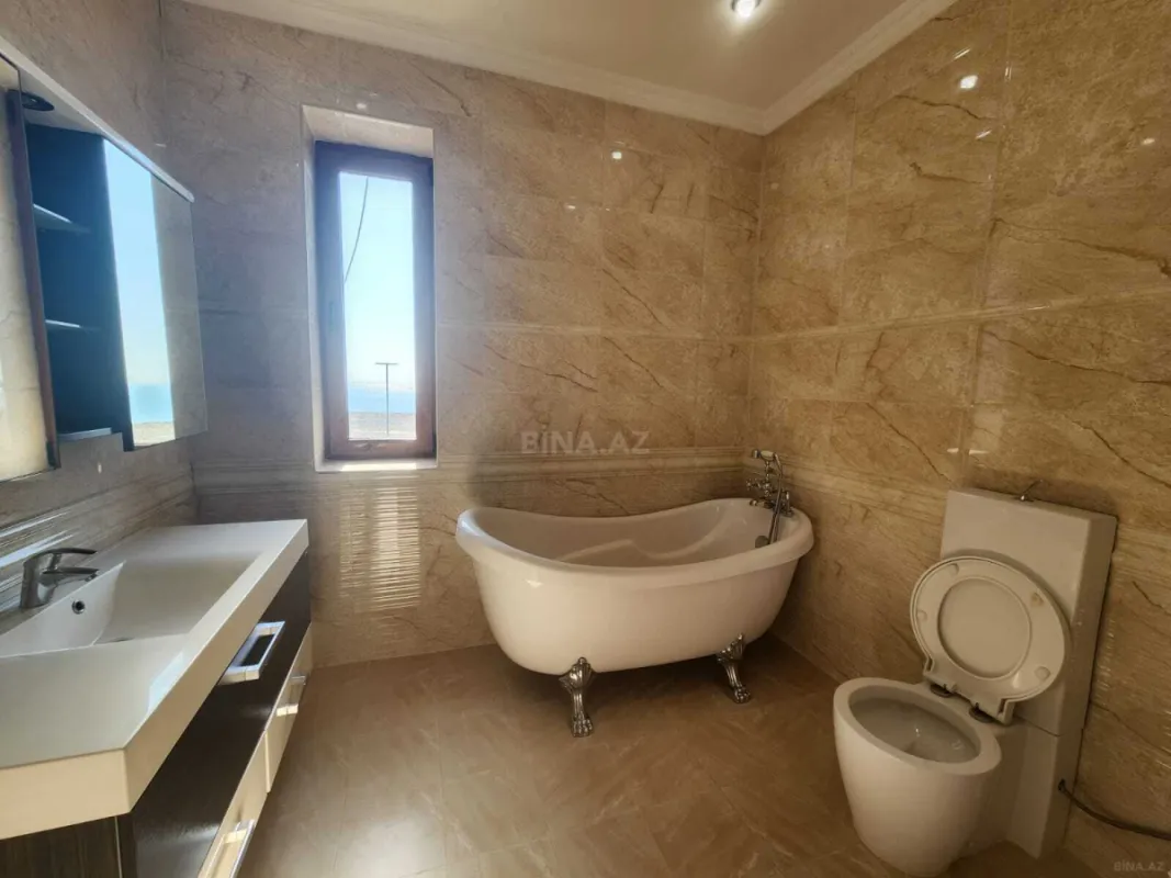 Kirayə verilir 6 otaqlı həyət evi 450 m²