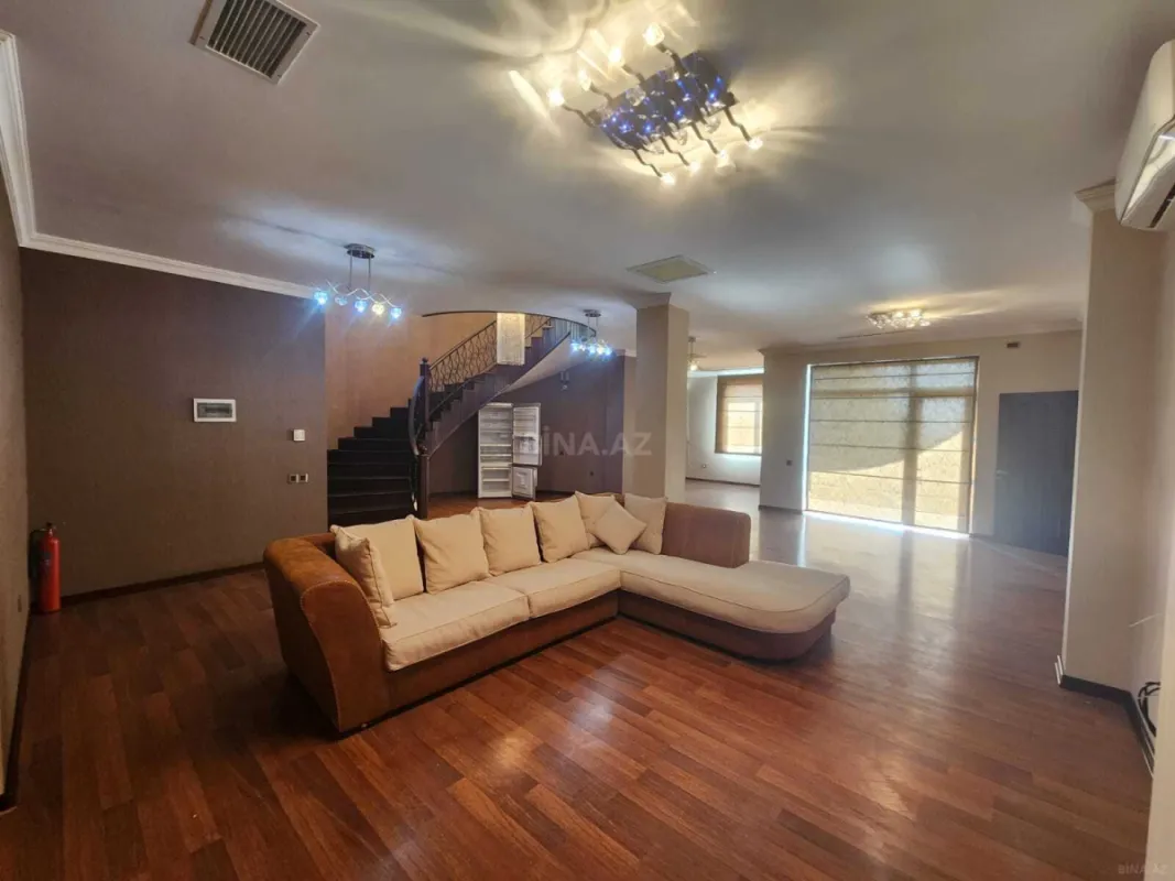 Kirayə verilir 6 otaqlı həyət evi 450 m²