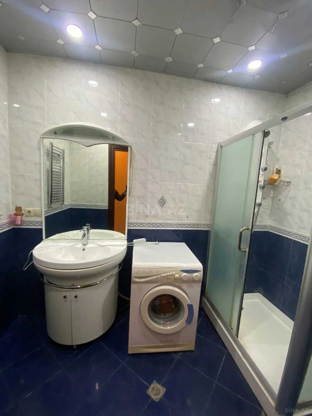 Kirayə verilir 3 otaqlı mənzil 155 m²