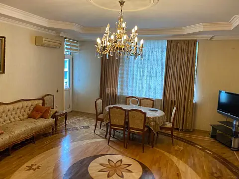 Kirayə verilir 3 otaqlı mənzil 155 m² — Bakı, Nəsimi 3 otaq 155.00 m²