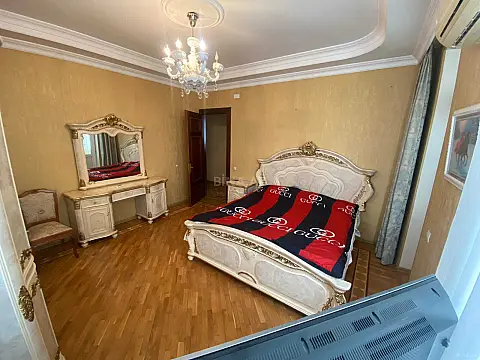 Kirayə verilir 3 otaqlı mənzil 155 m²