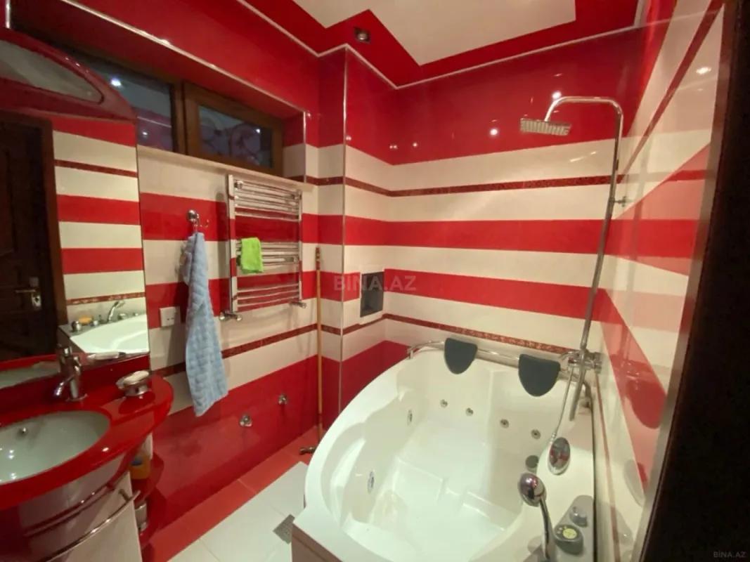 Kirayə verilir 10 otaqlı həyət evi 455 m²