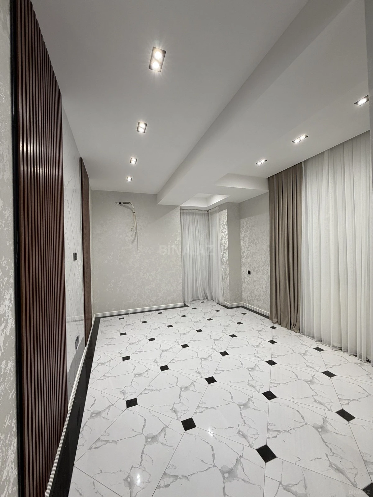 Satılır 2 otaqlı mənzil 87 m²