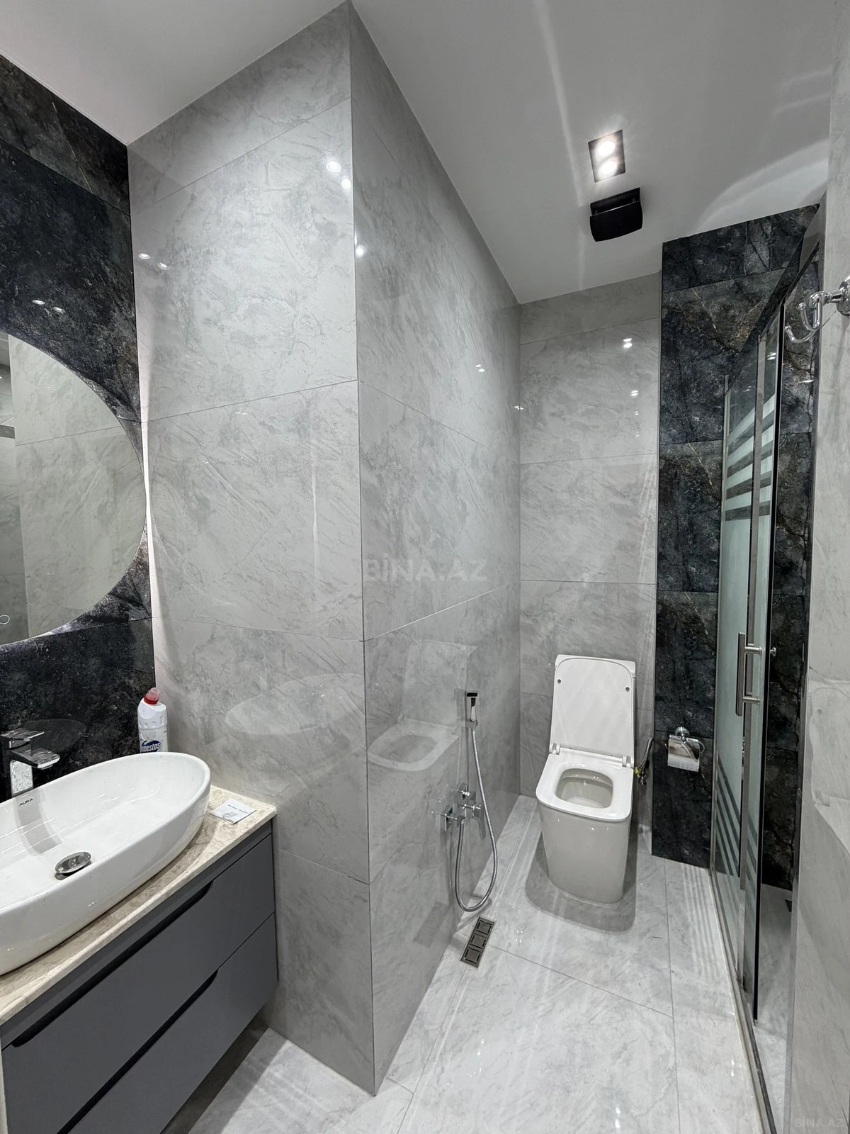 Satılır 2 otaqlı mənzil 87 m²