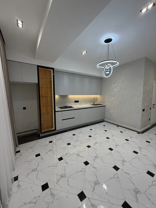 Satılır 2 otaqlı mənzil 87 m²