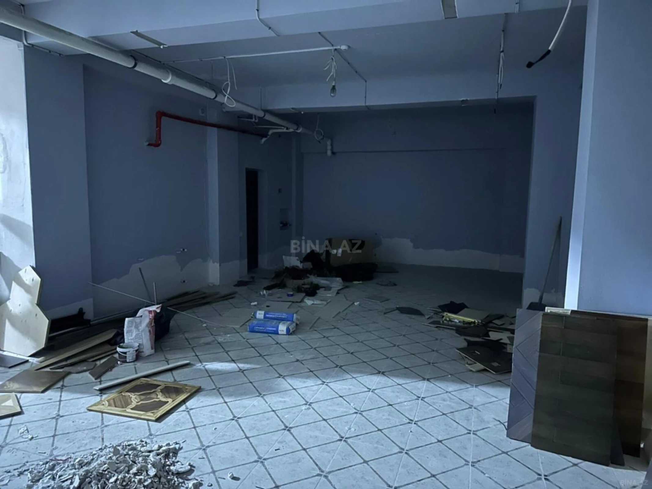 Kirayə verilir obyekt 300 m²