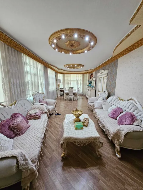 Satılır 6 otaqlı həyət evi 355 m²