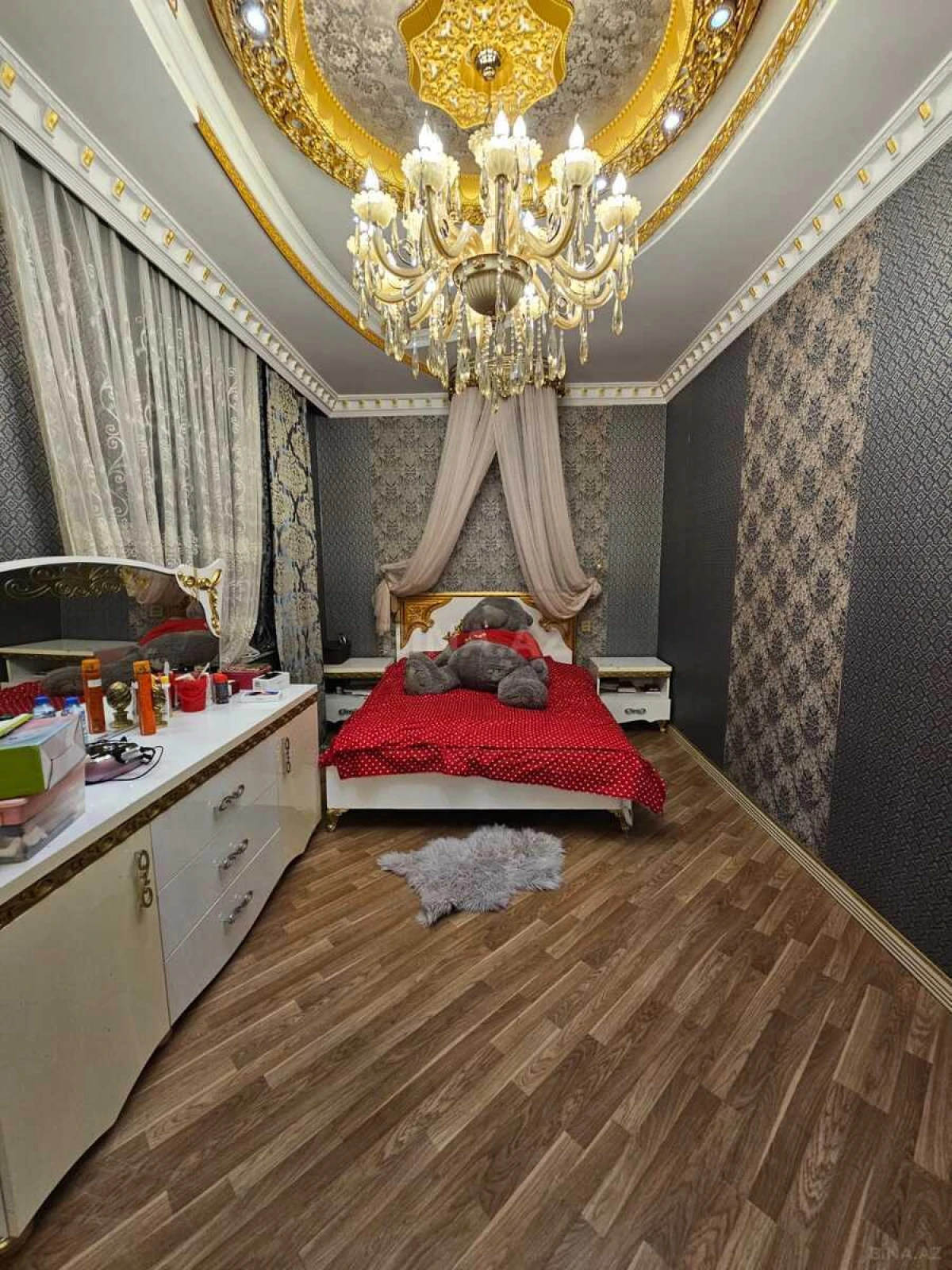 Satılır 6 otaqlı həyət evi 355 m²