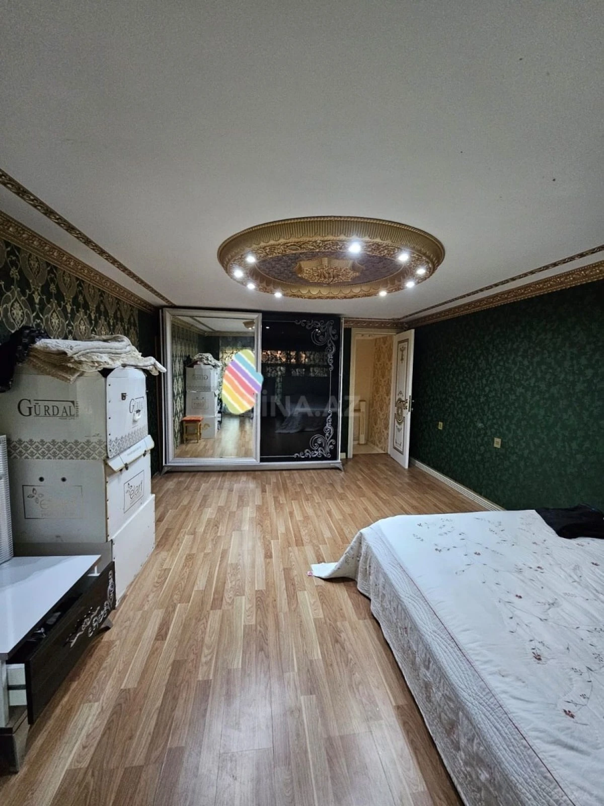 Satılır 6 otaqlı həyət evi 355 m²