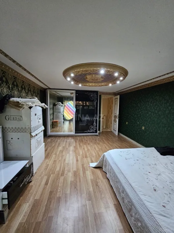 Satılır 6 otaqlı həyət evi 355 m²