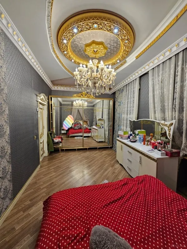 Satılır 6 otaqlı həyət evi 355 m²