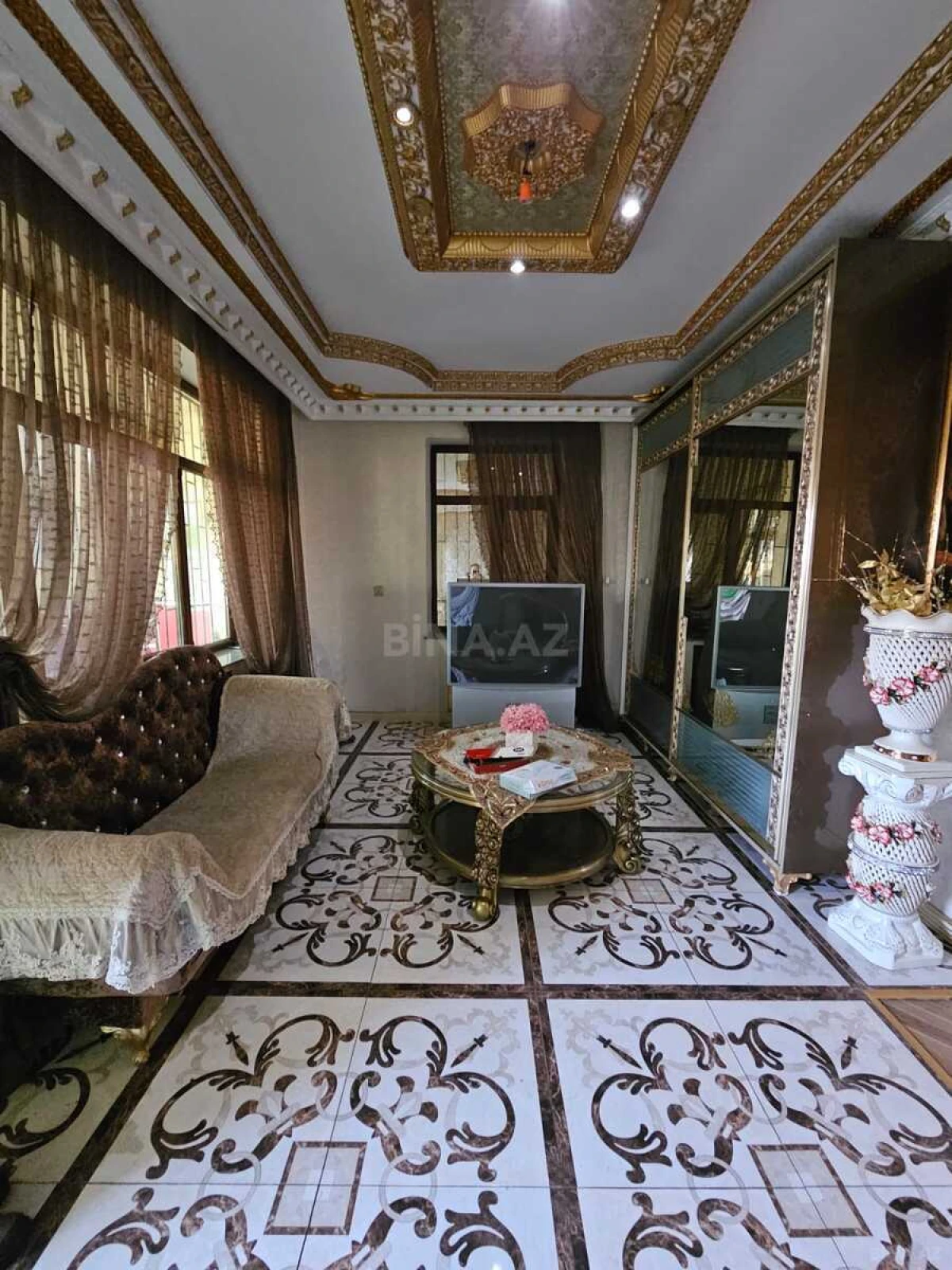 Satılır 6 otaqlı həyət evi 355 m²