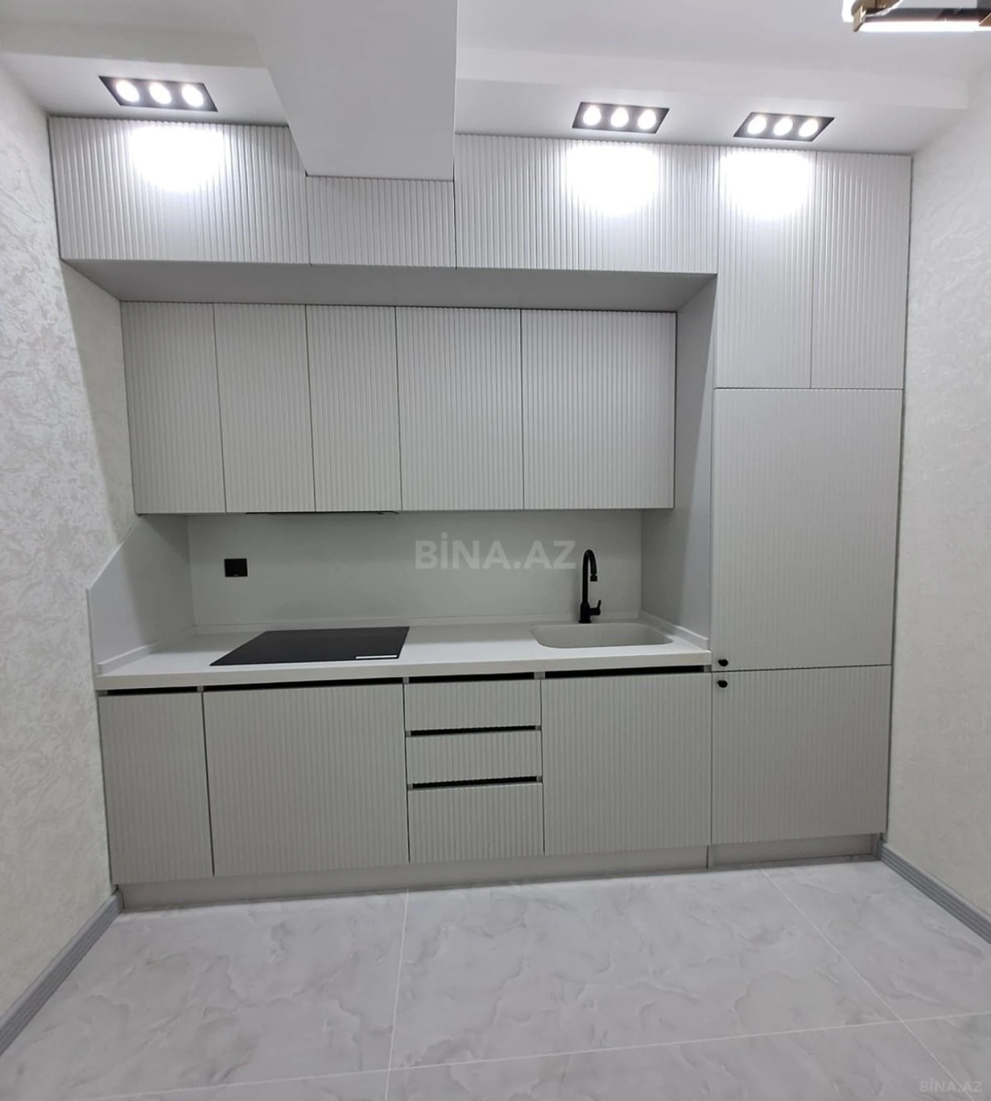 Satılır 2 otaqlı mənzil 52 m²