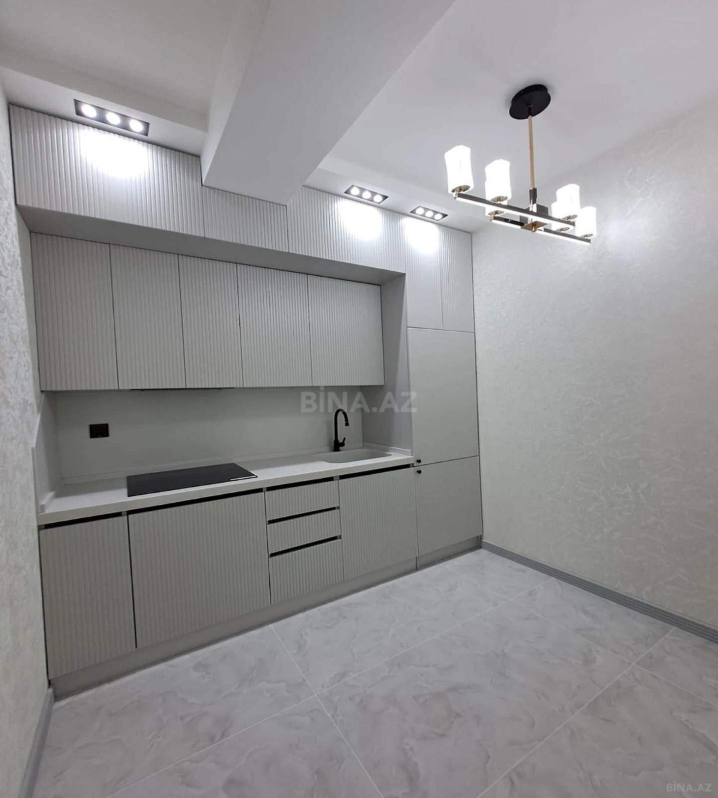 Satılır 2 otaqlı mənzil 52 m²