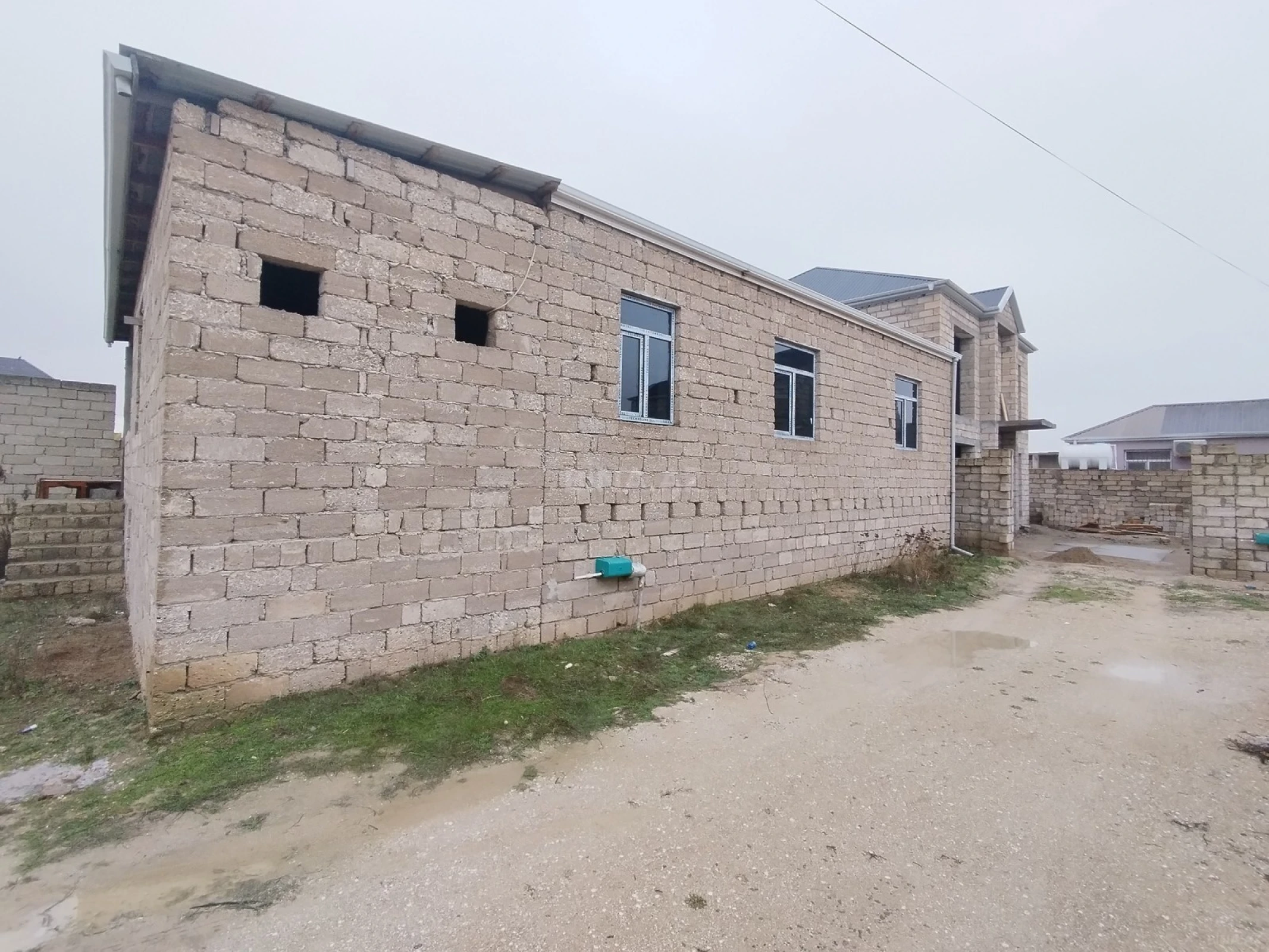 Satılır 4 otaqlı həyət evi 146 m²