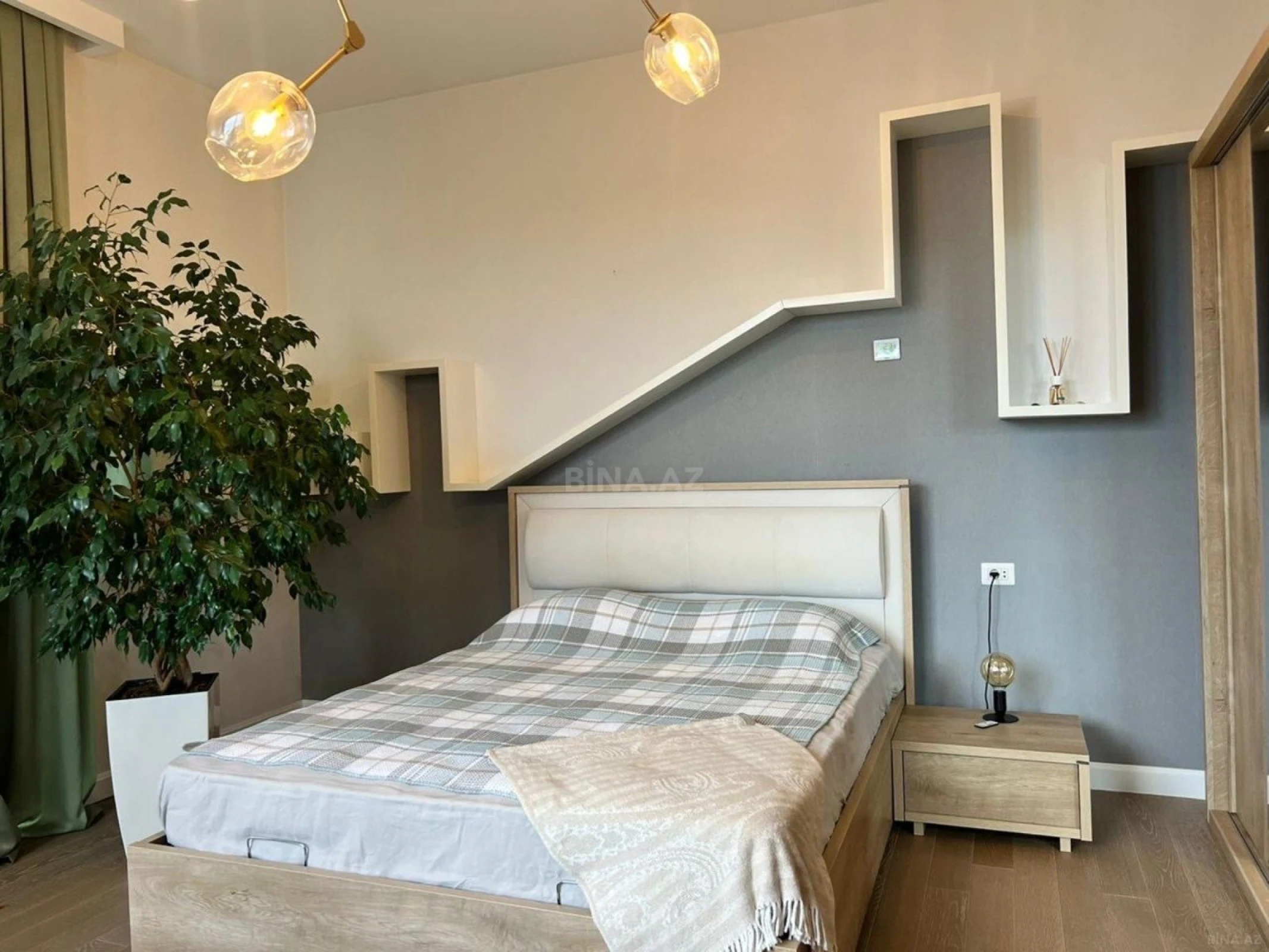 Kirayə verilir 5 otaqlı həyət evi 580 m²