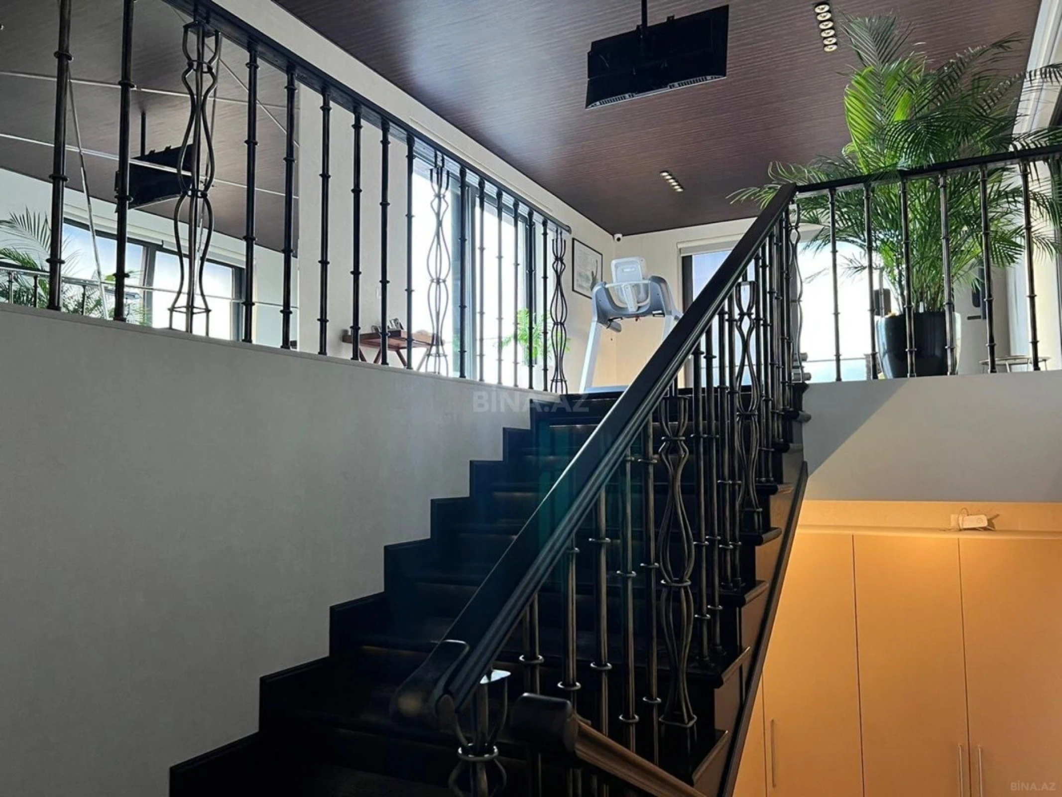 Kirayə verilir 5 otaqlı həyət evi 580 m²