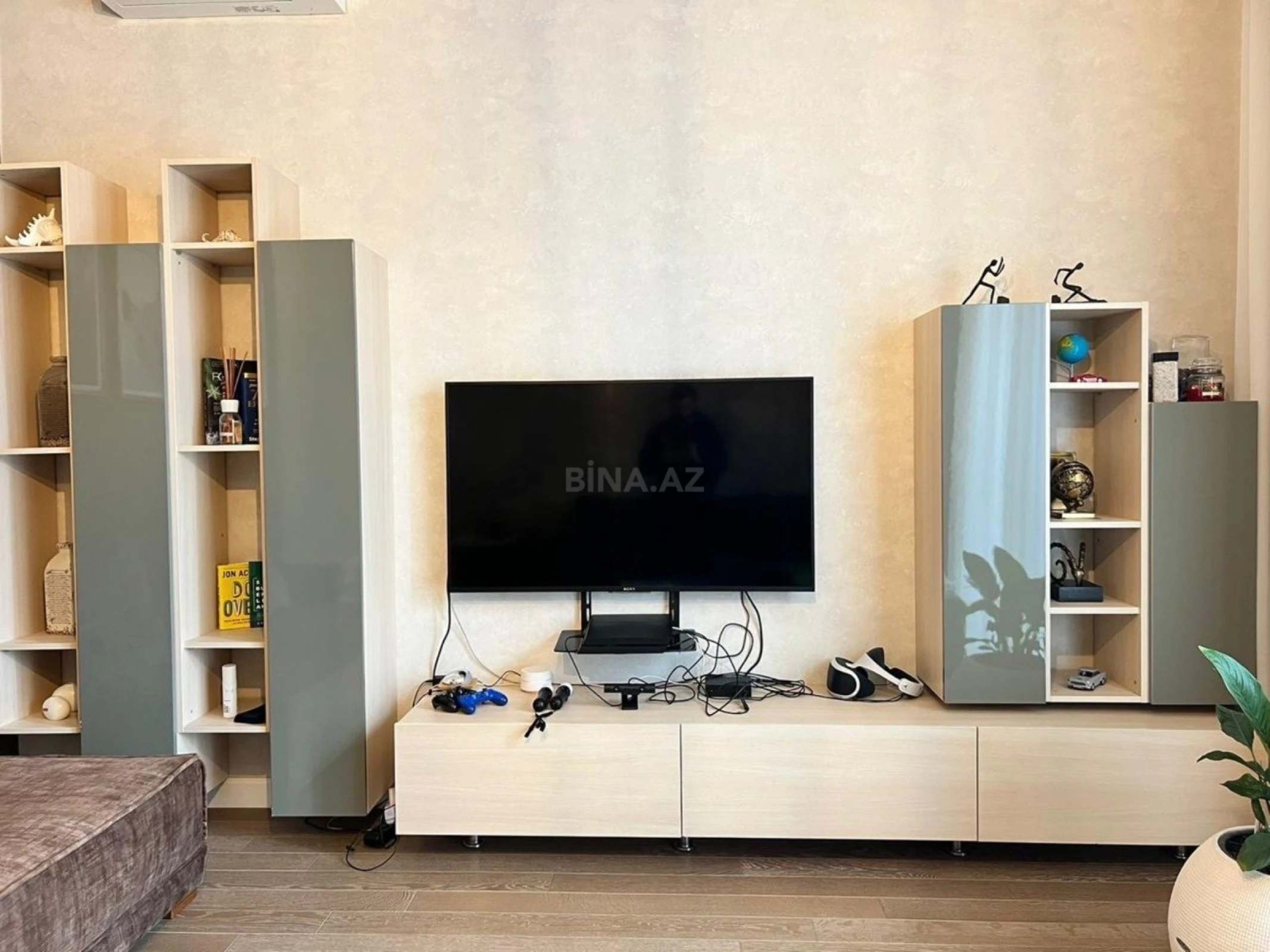 Kirayə verilir 5 otaqlı həyət evi 580 m²