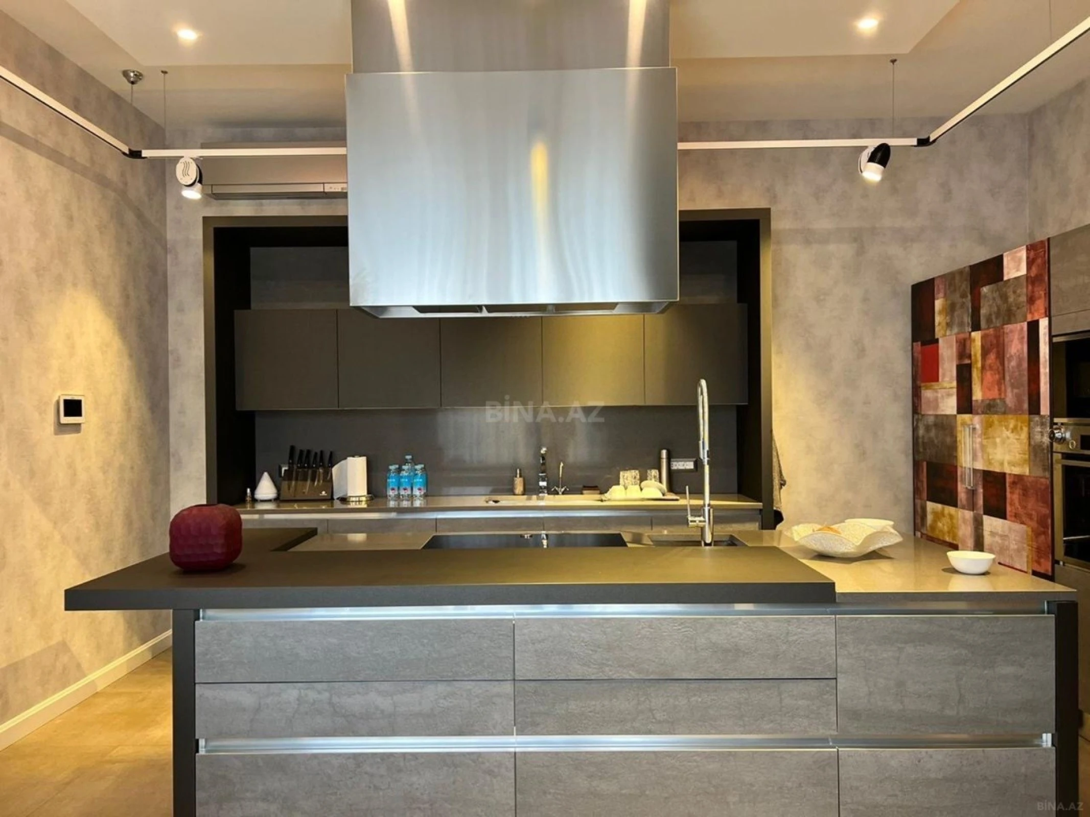 Kirayə verilir 5 otaqlı həyət evi 580 m²