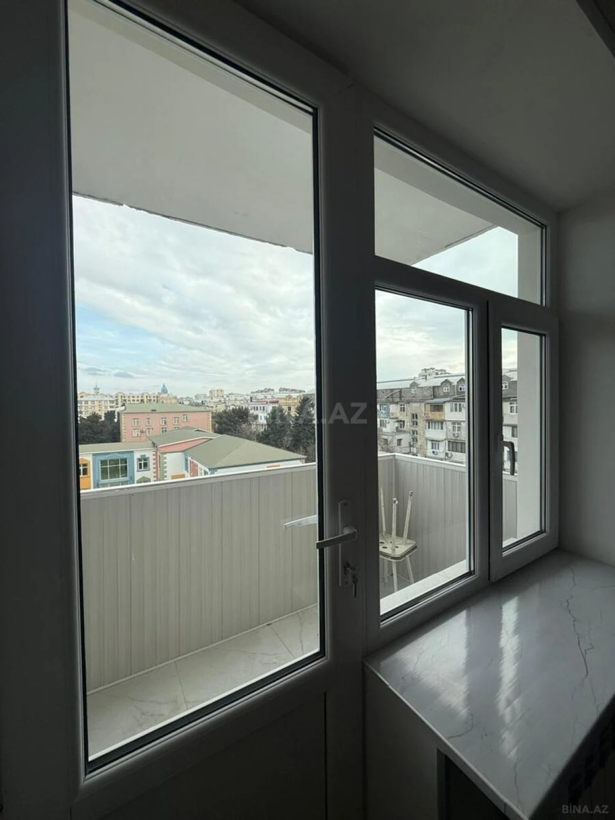 Satılır 2 otaqlı mənzil 75 m²