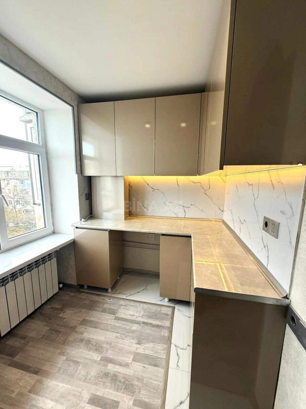 Satılır 2 otaqlı mənzil 75 m²