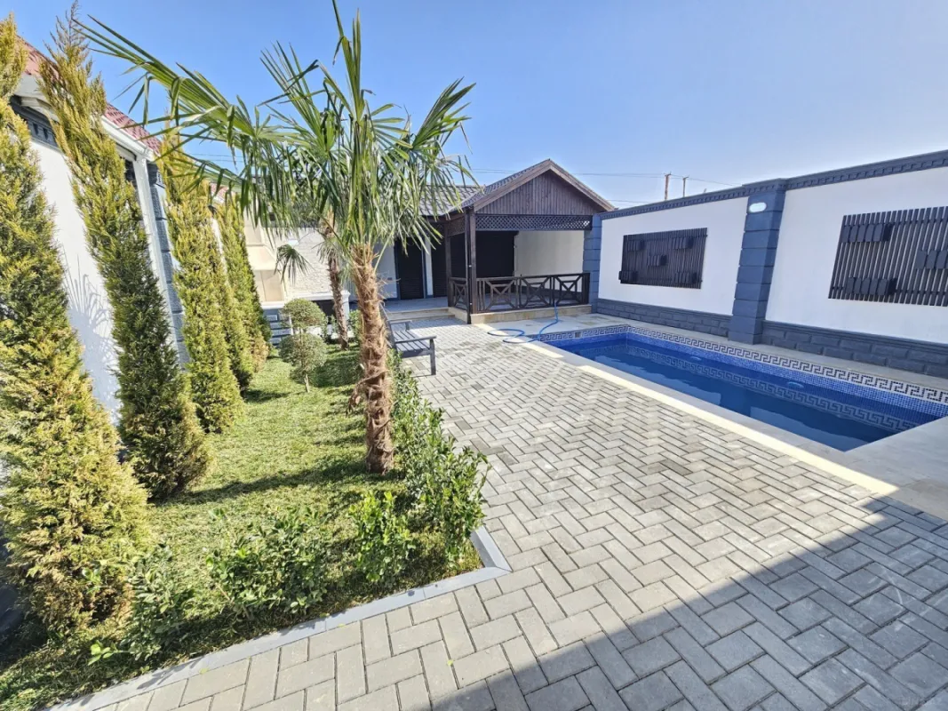 Satılır 4 otaqlı həyət evi 130 m²