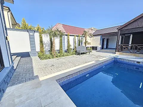 Satılır 4 otaqlı həyət evi 130 m²