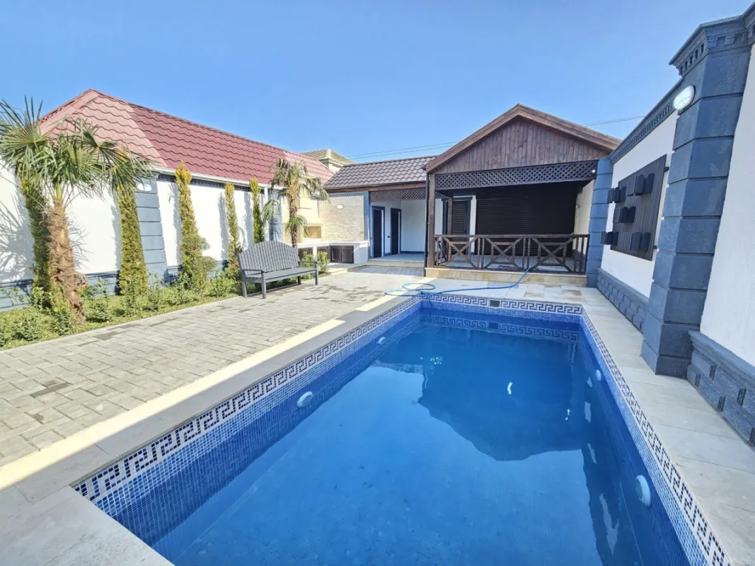 Satılır 4 otaqlı həyət evi 130 m²