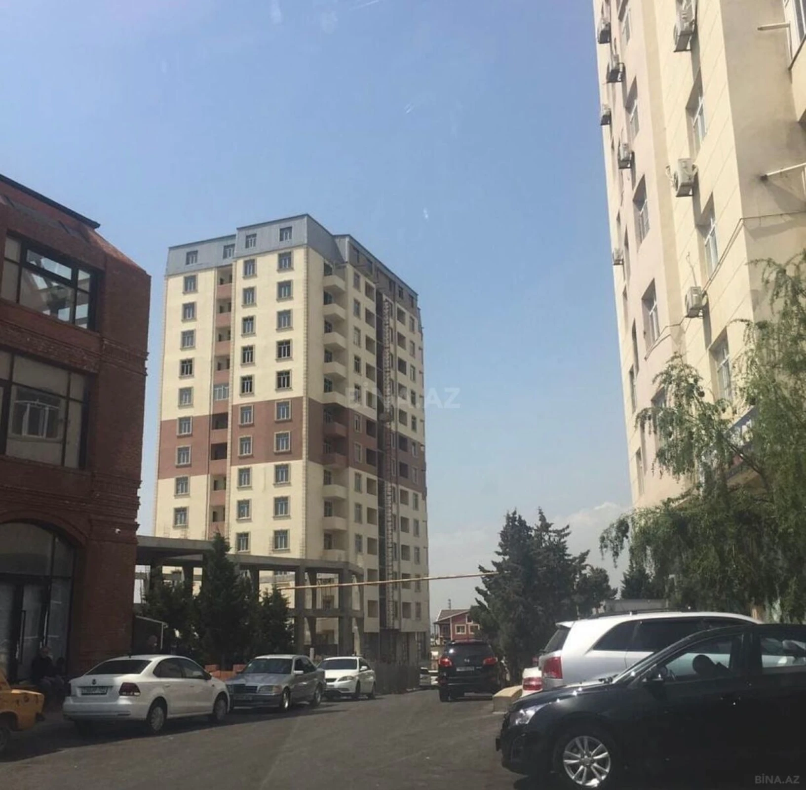 Satılır 3 otaqlı mənzil 155 m²