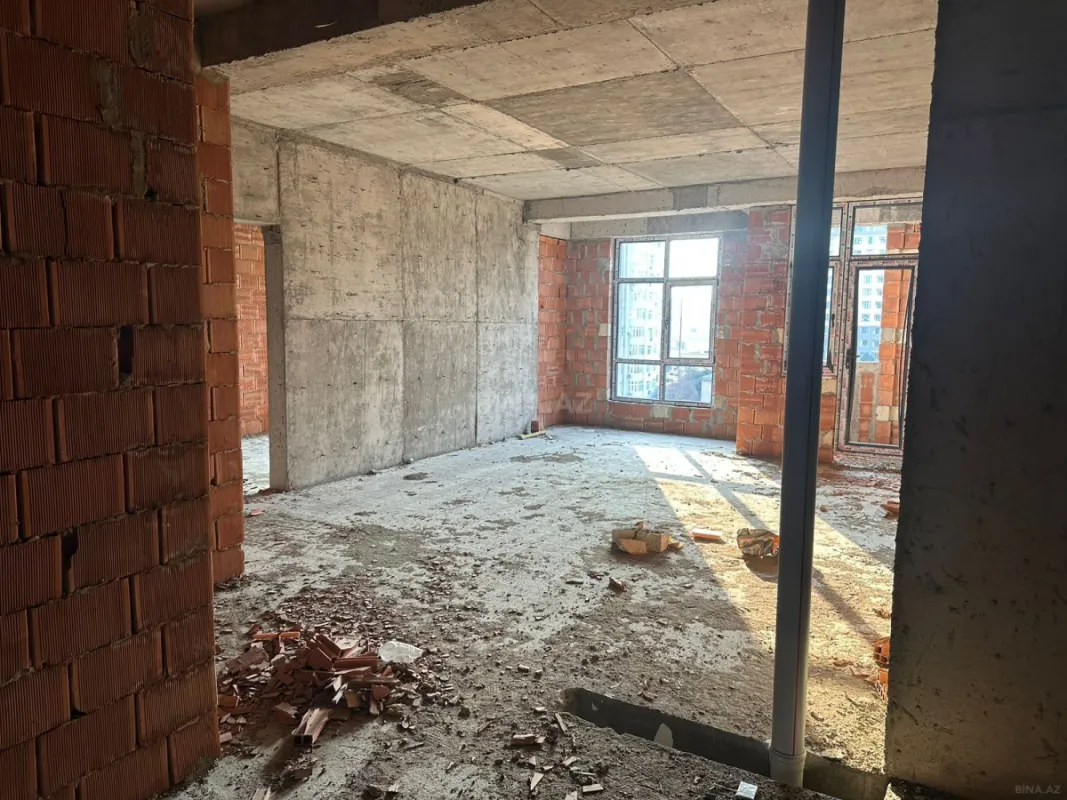 Satılır 3 otaqlı mənzil 155 m²