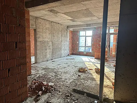 Satılır 3 otaqlı mənzil 155 m²