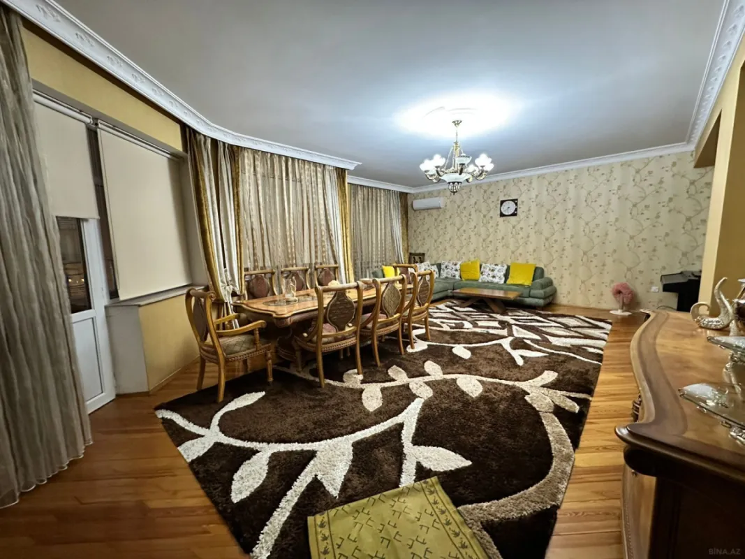 Satılır 3 otaqlı mənzil 158 m²