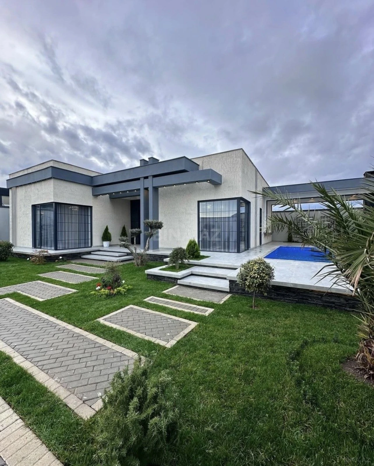 Kirayə verilir 4 otaqlı həyət evi 200 m²