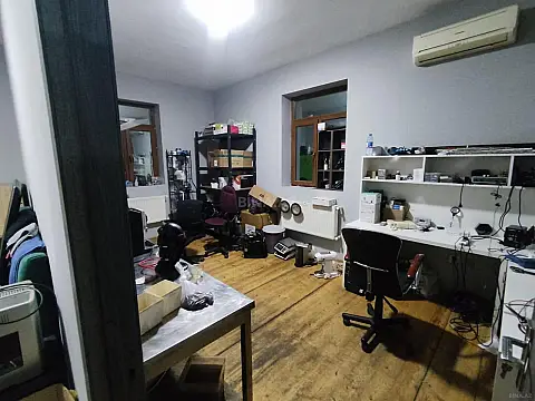 Kirayə verilir 9 otaqlı ofis 240 m²