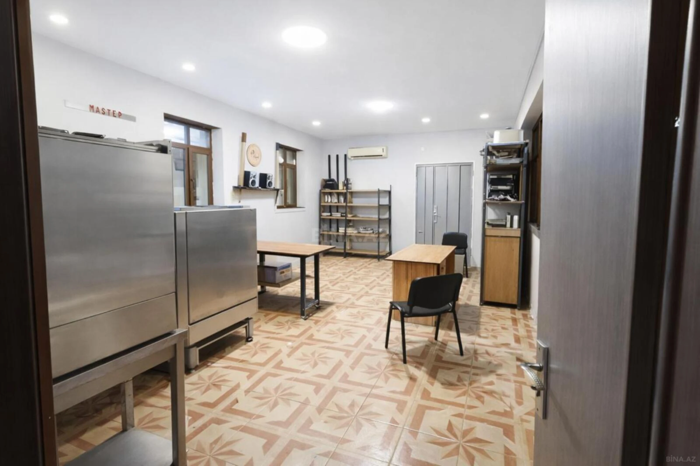 Kirayə verilir 9 otaqlı ofis 240 m²