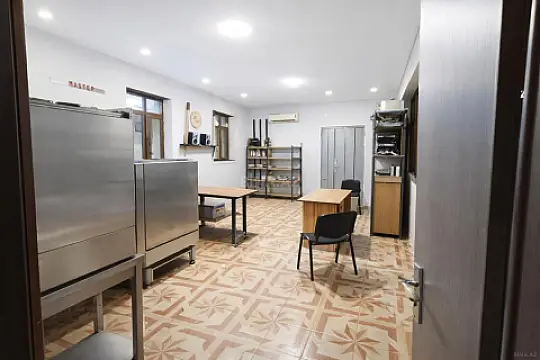 Kirayə verilir 9 otaqlı ofis 240 m²