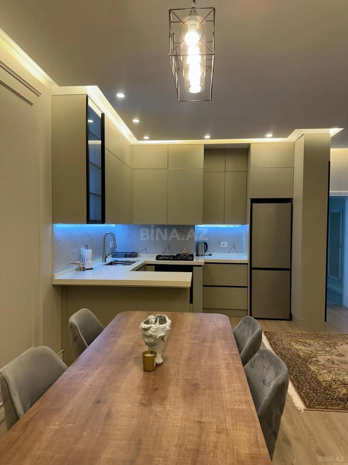 Kirayə verilir 2 otaqlı mənzil 70 m²