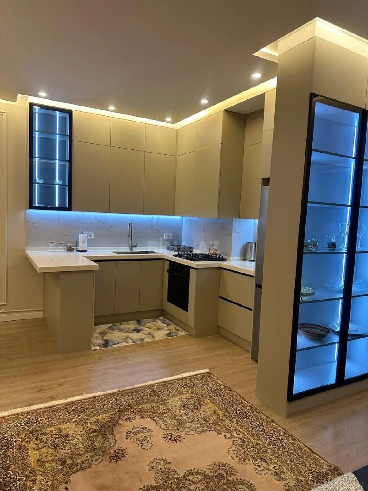 Kirayə verilir 2 otaqlı mənzil 70 m²