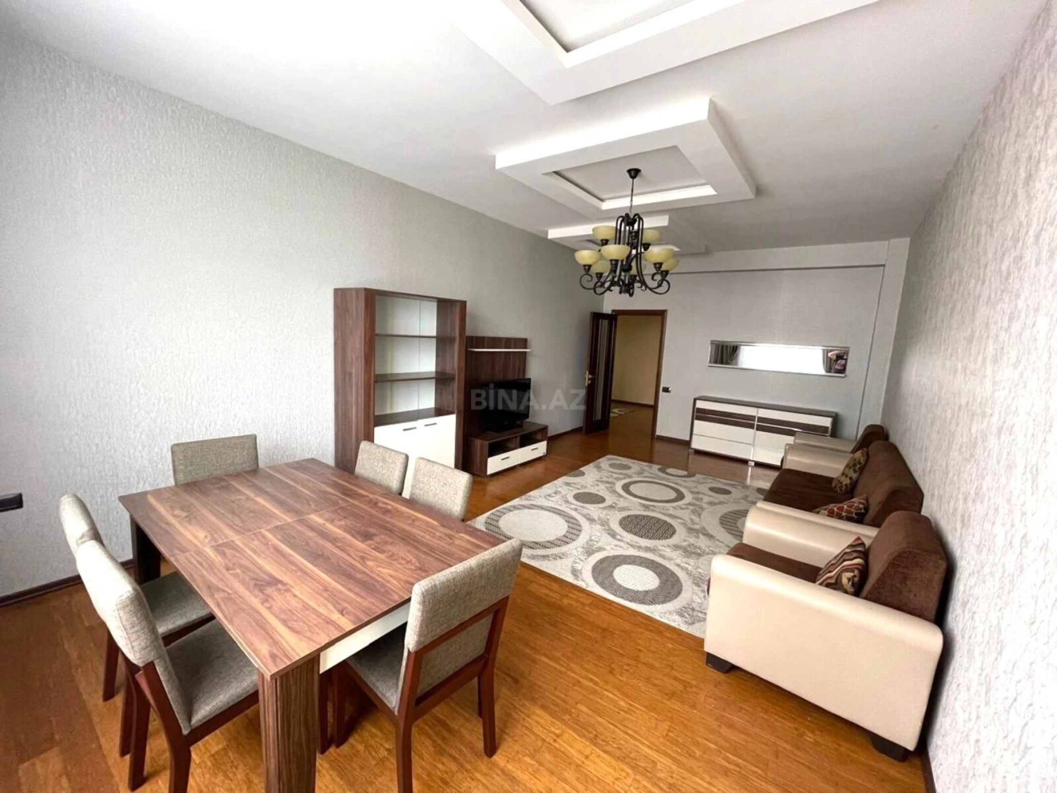 Kirayə verilir 3 otaqlı mənzil 155 m²
