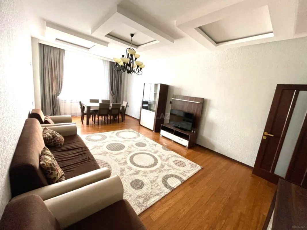 Kirayə verilir 3 otaqlı mənzil 155 m²
