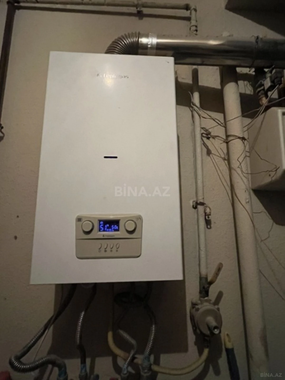 Satılır 2 otaqlı mənzil 65 m²