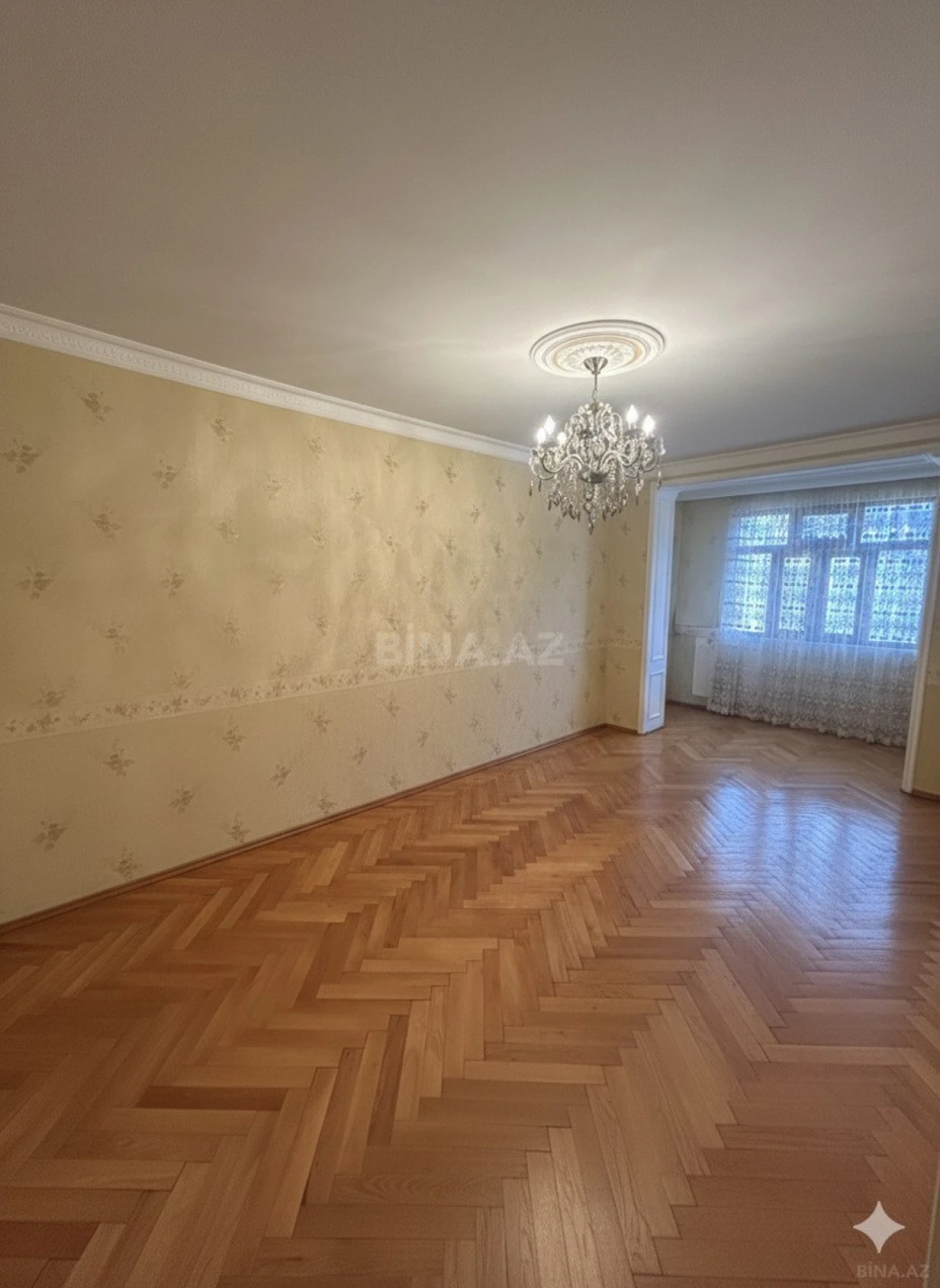 Satılır 4 otaqlı mənzil 100 m²