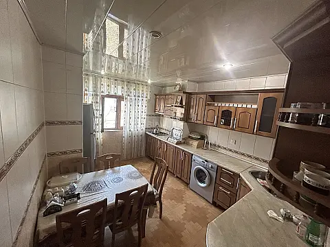 Satılır 4 otaqlı mənzil 100 m²