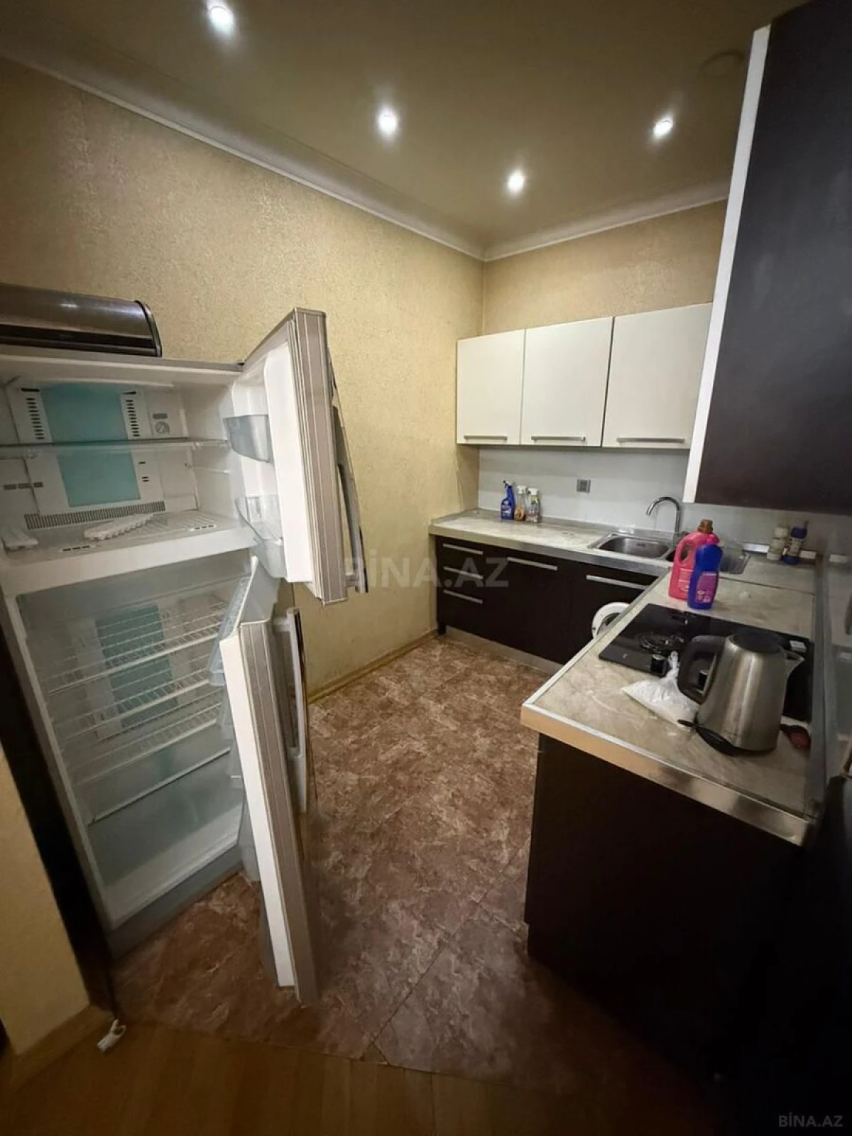 Kirayə verilir 3 otaqlı mənzil 98 m²