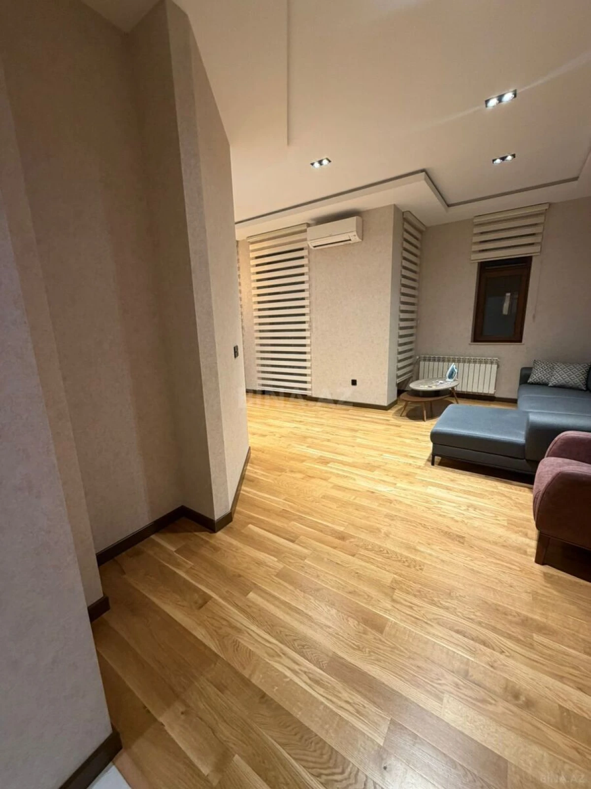 Kirayə verilir 2 otaqlı mənzil 83 m²