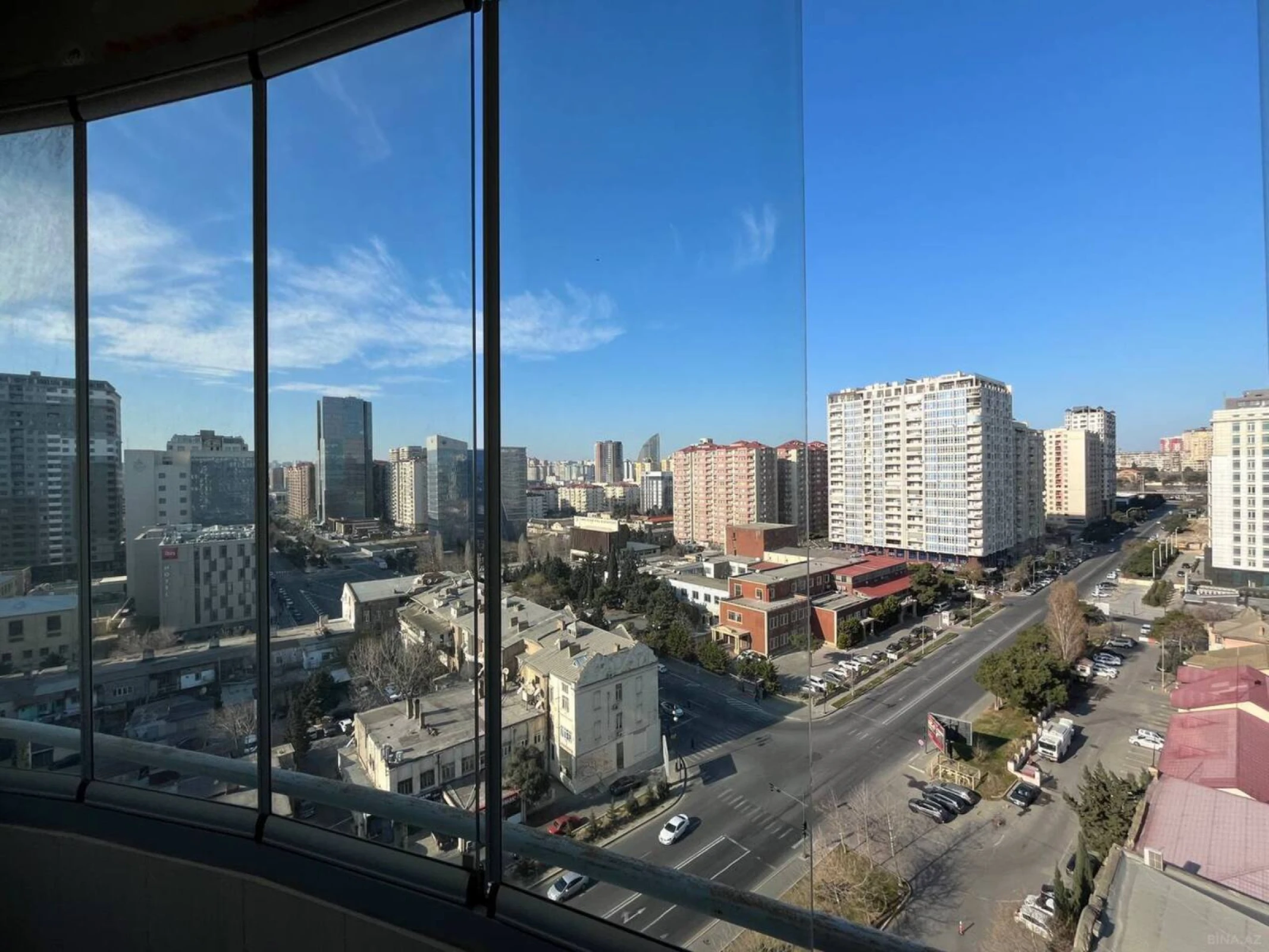 Kirayə verilir 4 otaqlı mənzil 150 m²