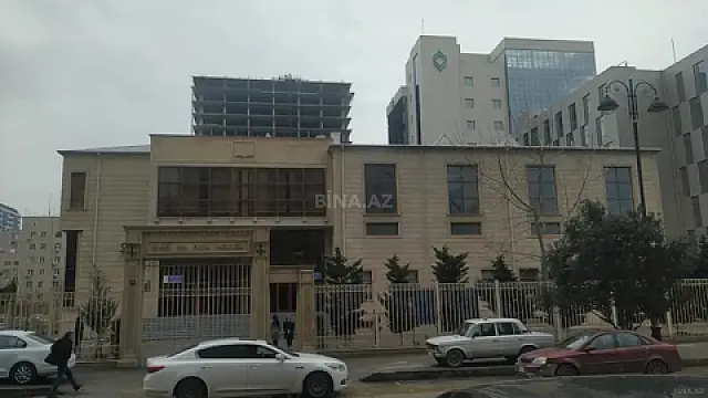 Kirayə verilir 4 otaqlı mənzil 150 m²