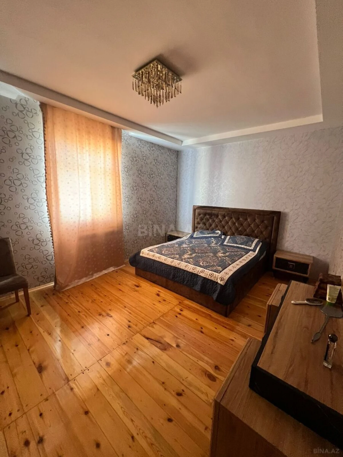 Satılır 7 otaqlı həyət evi 300 m²