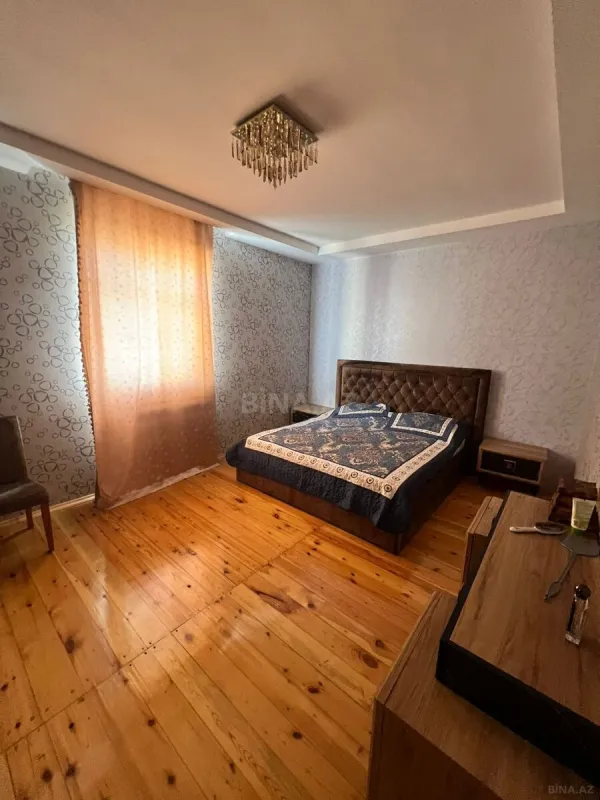 Satılır 7 otaqlı həyət evi 300 m²